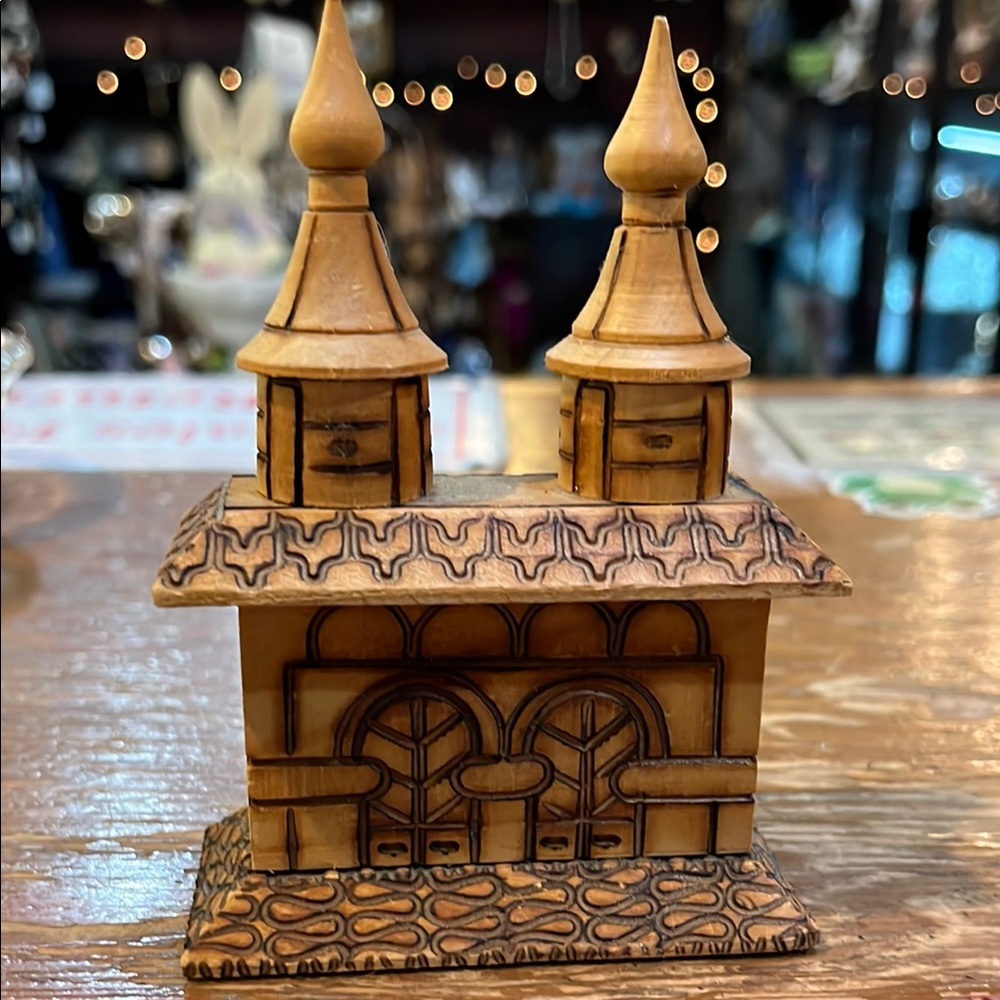 Wooden Decorative Building Figurine